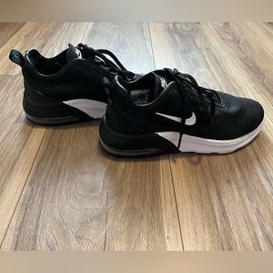 Nike women’s air max sneaker